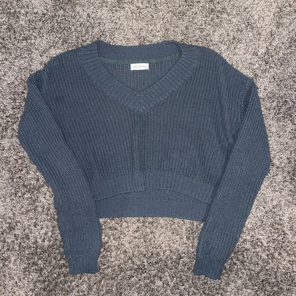 Tillys, Full Tilt cropped knitted sweater. Size Small!